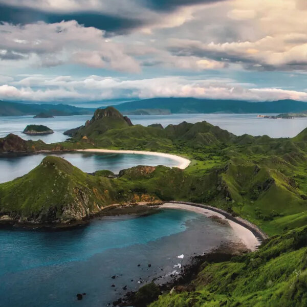 Bali with Komodo Island.jpg